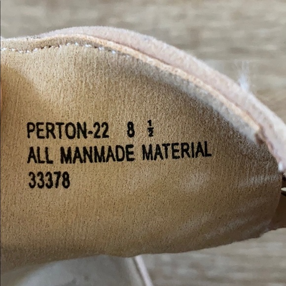 Tan heels - Picture 4 of 4